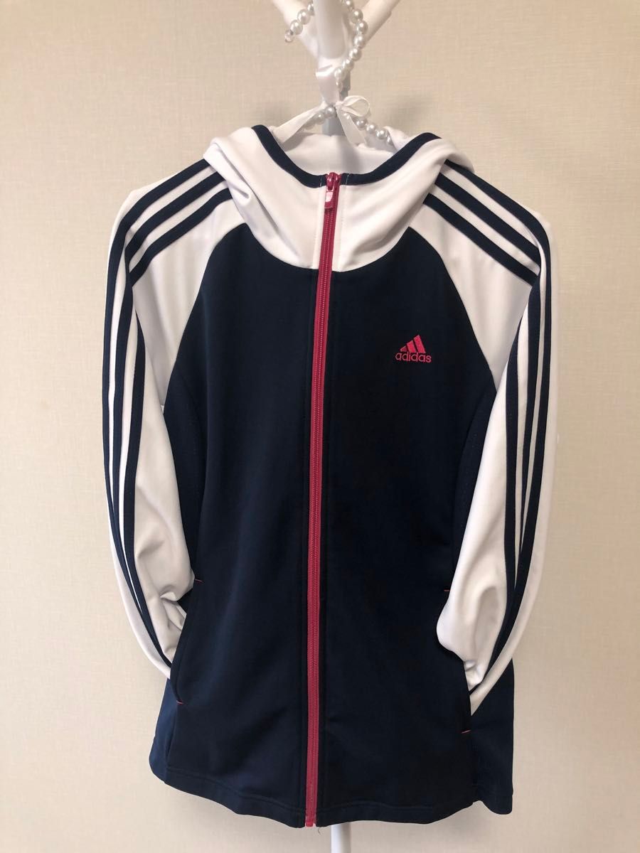 adidas アディダス パーカー　Lサイズ二手;物流保障;有些许损伤或污渍