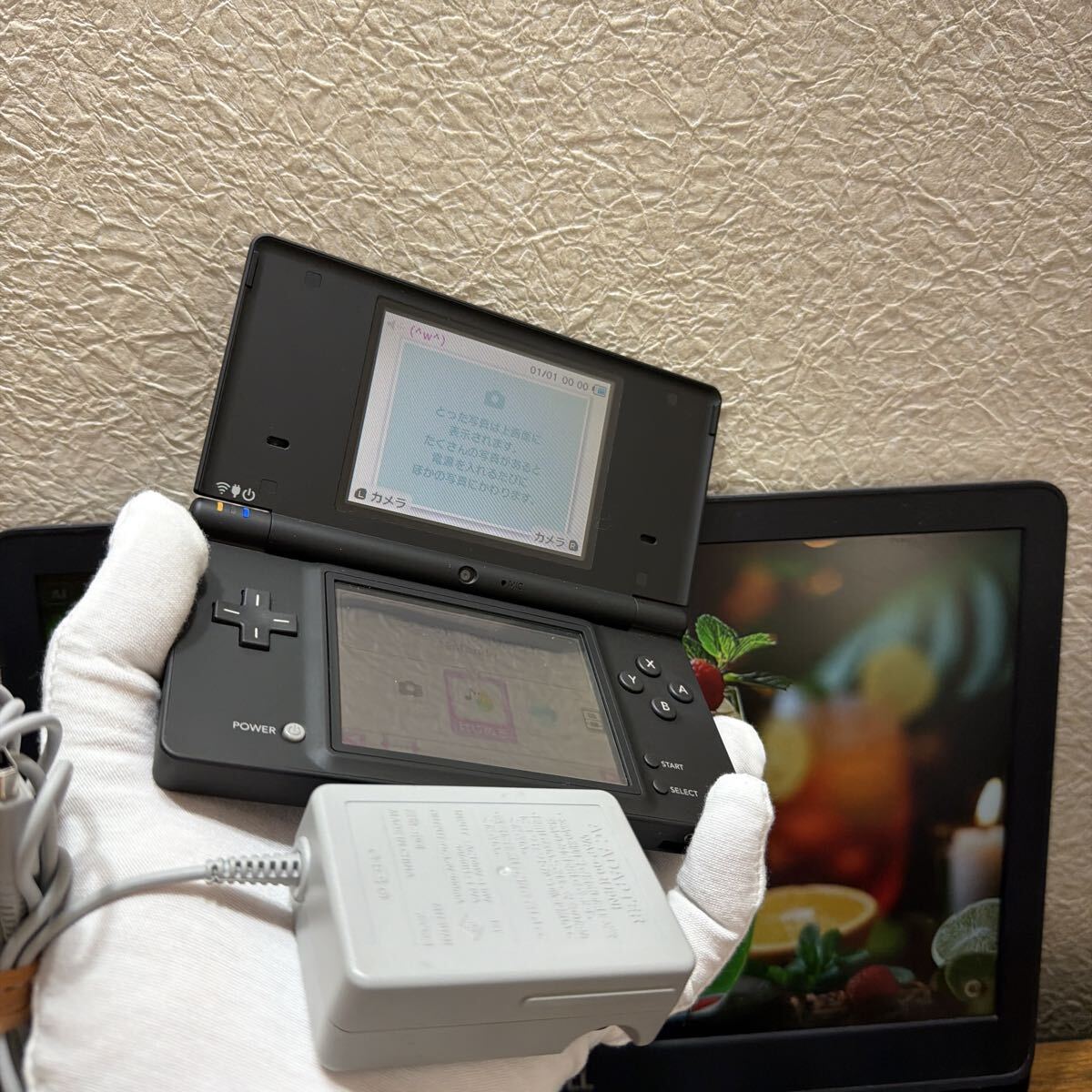 任天堂 ニンテンドーDSi アダプター付き　綺麗動作品